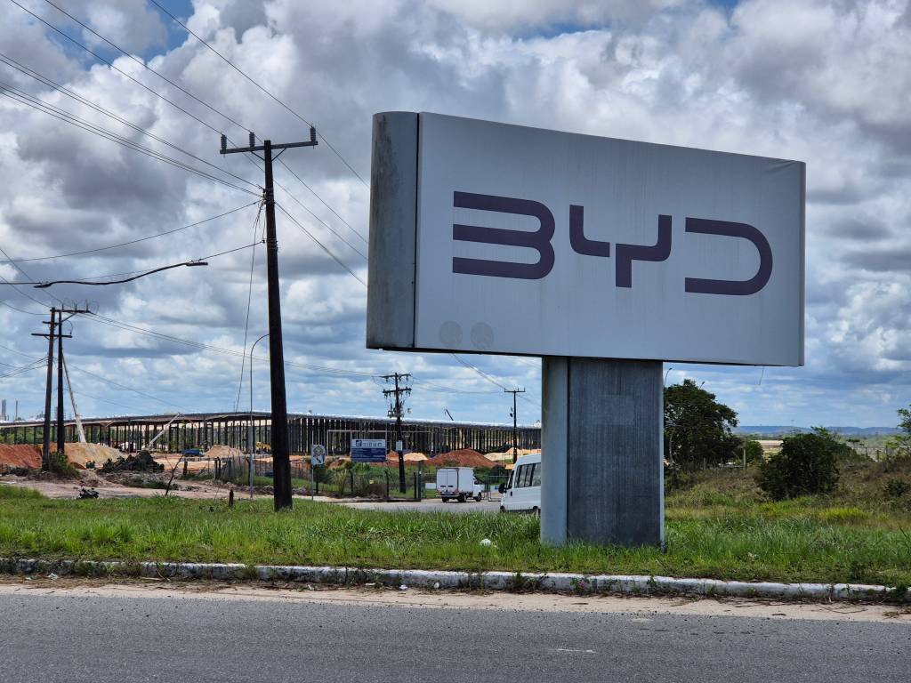 MPT encontra 163 chineses em condição análoga à escravidão na fábrica da BYD