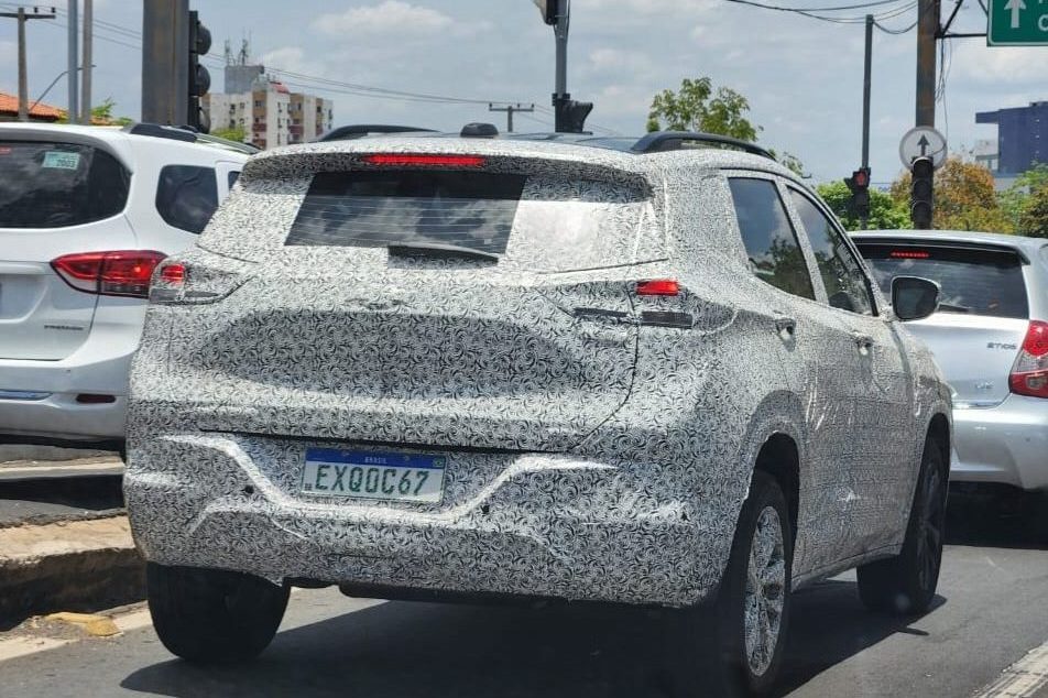 Novo Chevrolet Tracker está em testes e será o 1º híbrido nacional da marca