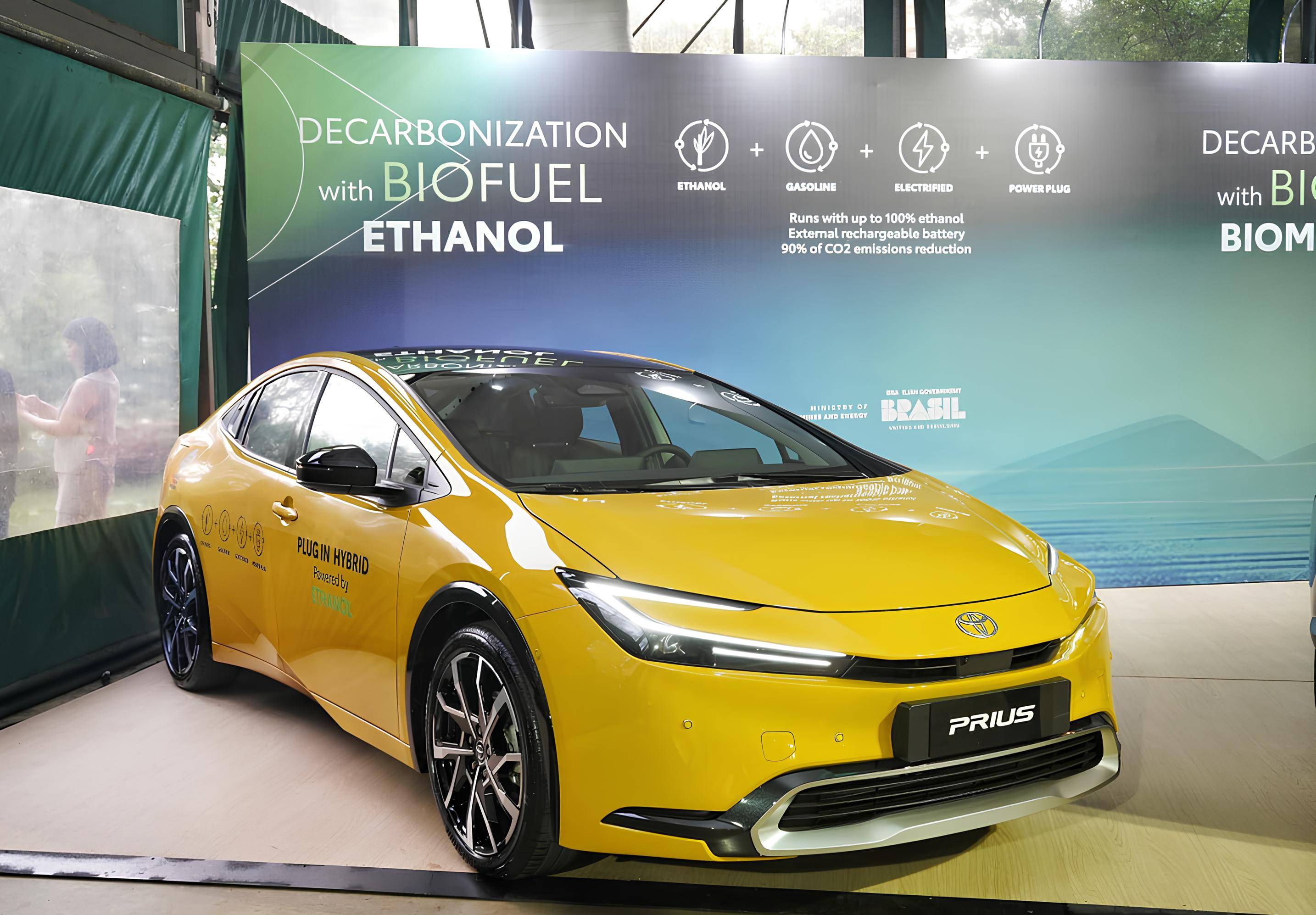 Toyota Prius híbrido plug-in flex adianta motor que estará no novo Corolla