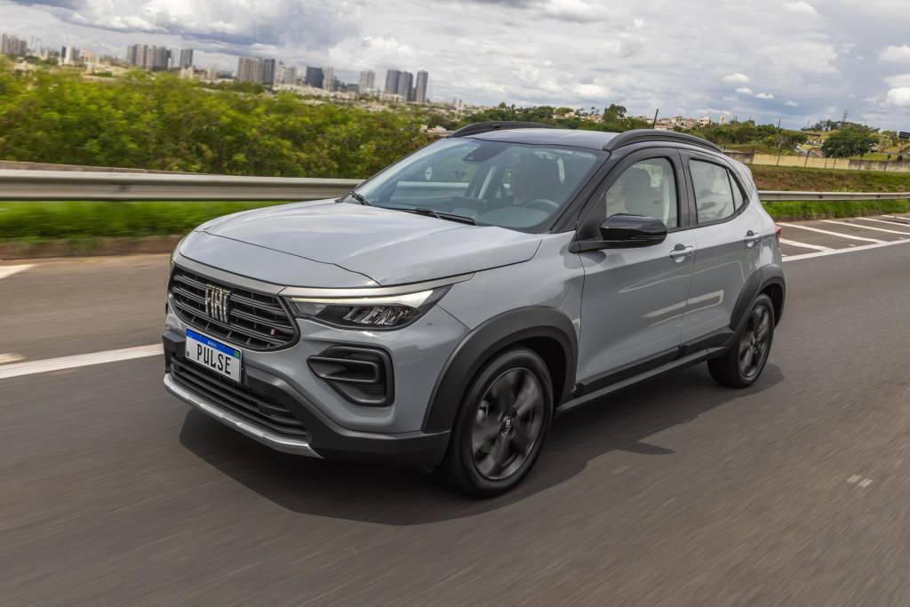 Fiat Pulse e Fastback híbridos ficam mais caros e afastam versões ‘comuns’