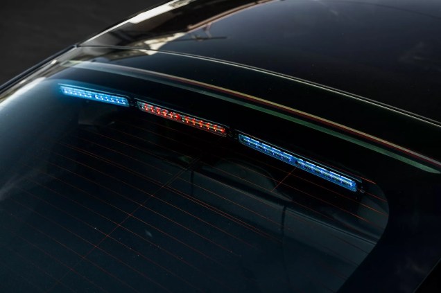 Luzes foram estrategicamente posicionadas para não atrapalhar a aerodinâmica Luzes foram estrategicamente posicionadas para não atrapalhar a aerodinâmica