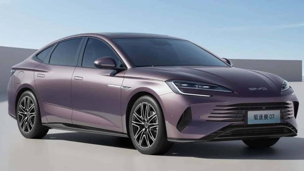 BYD Seal híbrido plug-in faz quase 30 km/l e pode chegar em 2025
