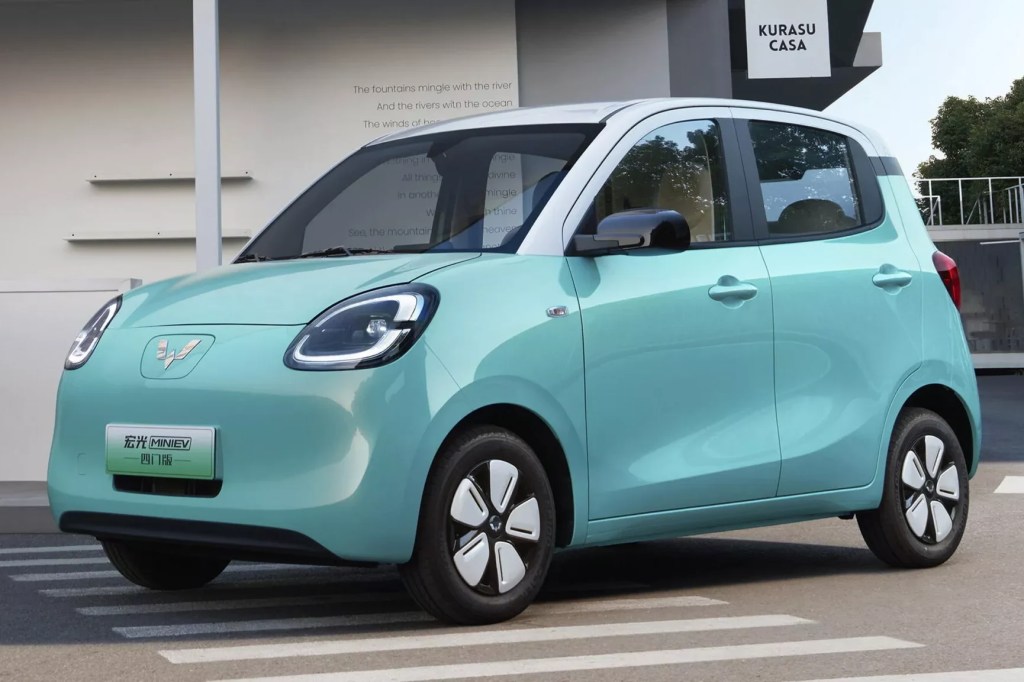 Wuling Mini EV da GM cresce, ganha cinco portas e muda radicalmente