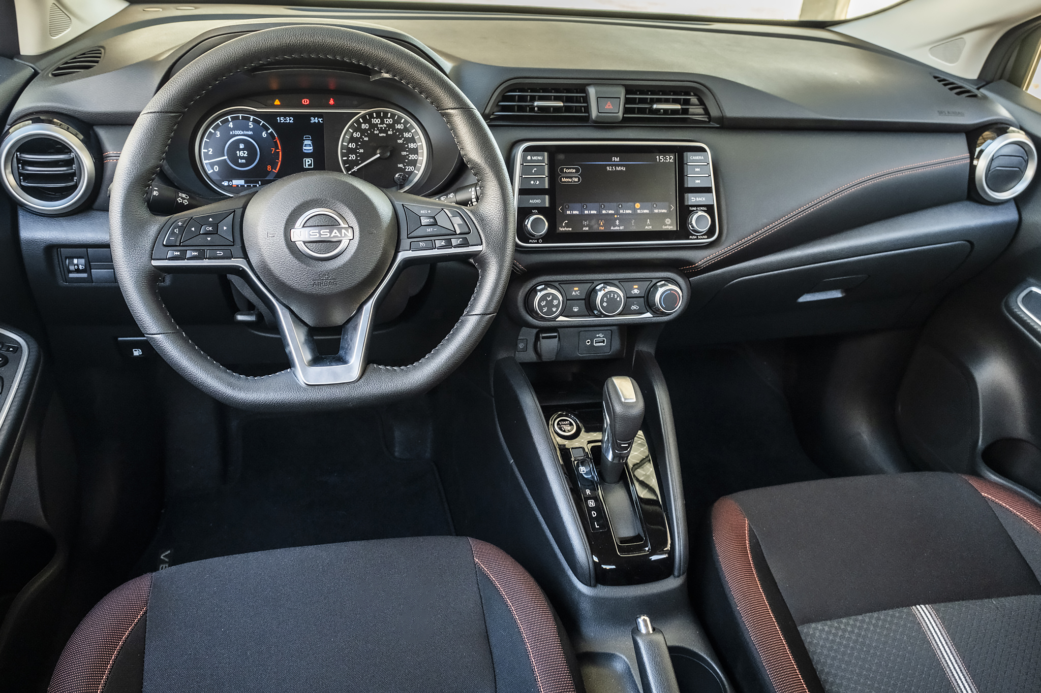 Nissan Versa SR
