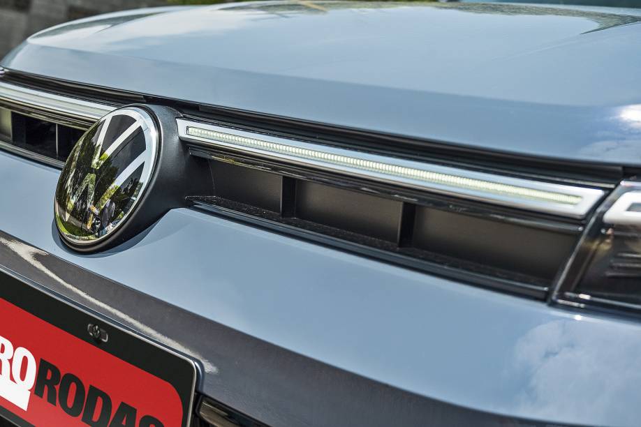 Grade iluminada? Só na versão topo de linha Highline Grade iluminada? Só na versão topo de linha Highline