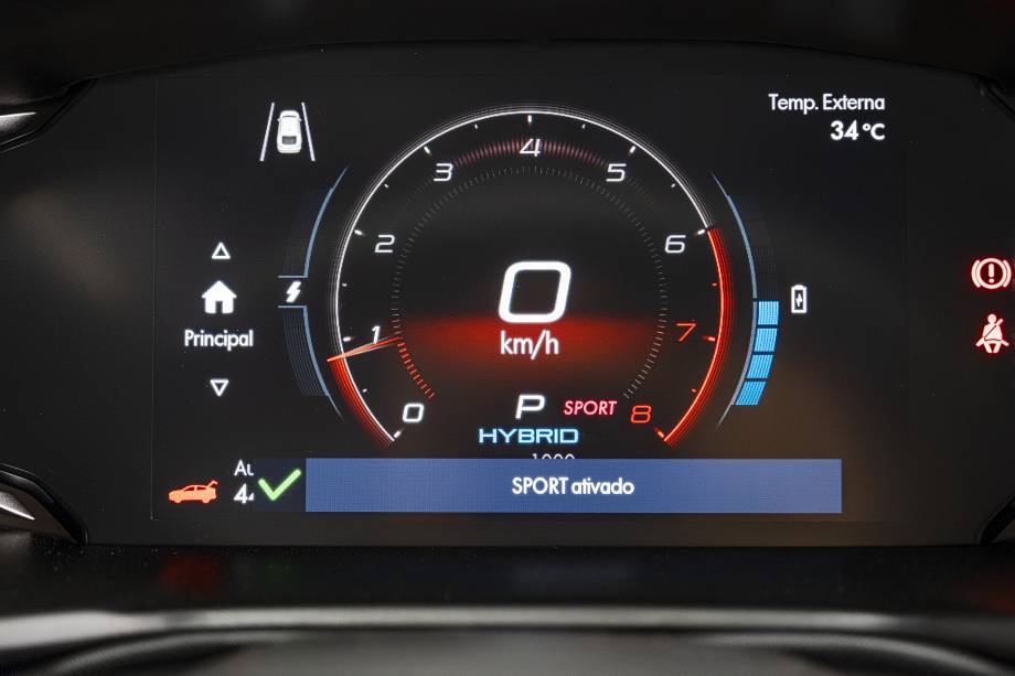 Seu painel de instrumentos é mais personalizável, assim como a multimídia Seu painel de instrumentos é mais personalizável, assim como a multimídia