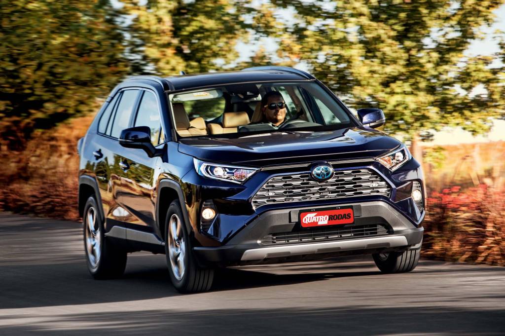 Toyota RAV4 usado é opção de SUV híbrido mais barato que Corolla Cross