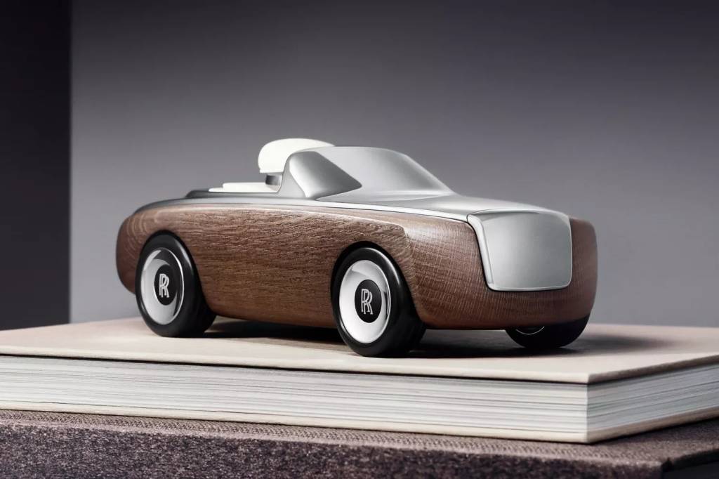 Rolls-Royce mais barato tem preço de carro usado e não é vendido montado