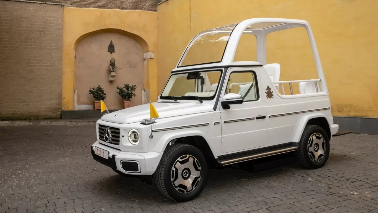 Mercedes-Benz Classe G é o primeiro Papamóvel elétrico