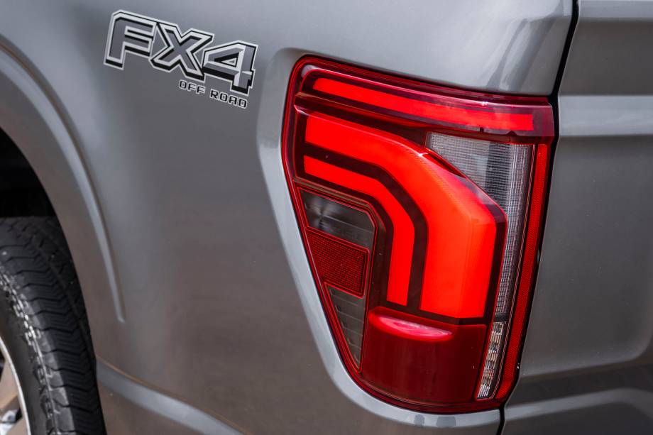Ford F-150 Lariat