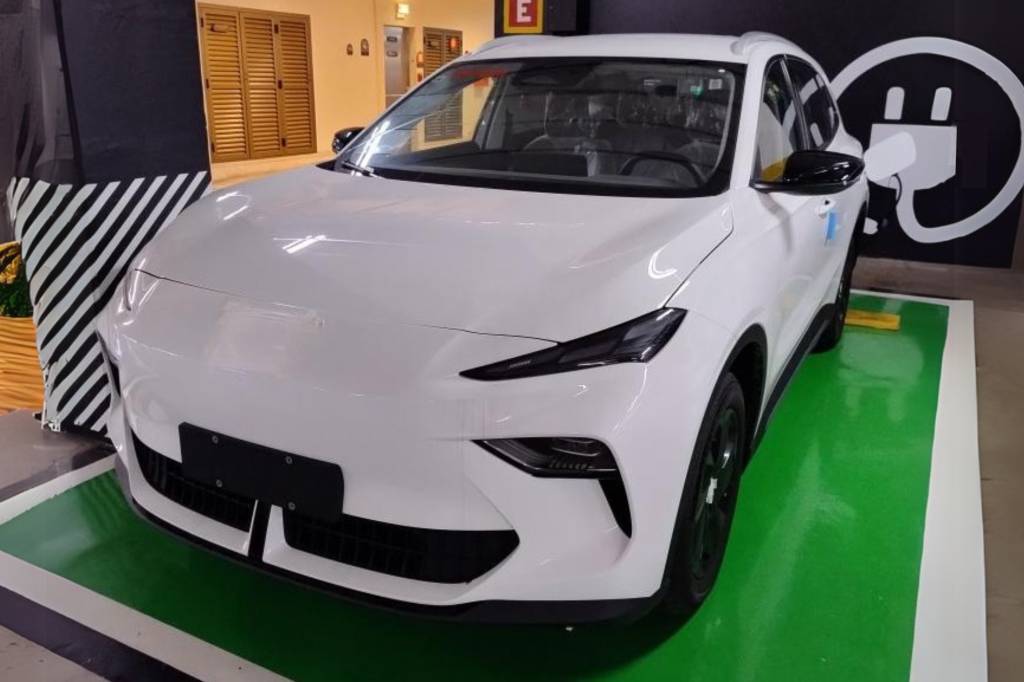 MG ES5 tem porte de Tiggo 7 e já está em testes no Brasil
