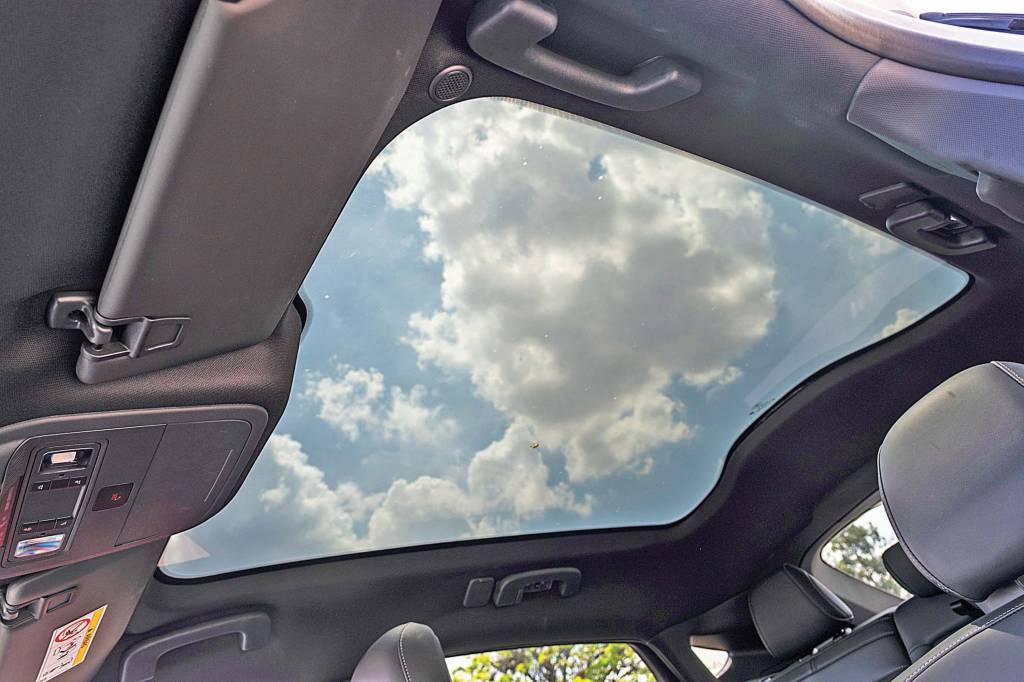 Este &eacute; o maior teto panor&acirc;mico de todos os carros da Ford