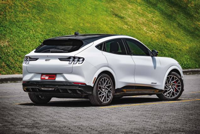 Mach-E tenta replicar ao máximo o estilo esportivo do Mustang cupê Mach-E tenta replicar ao máximo o estilo esportivo do Mustang cupê
