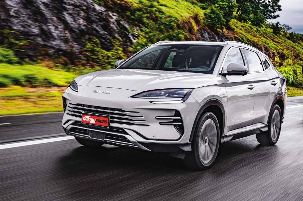 BYD Song Plus Premium é híbrido plug-in que mantém fôlego até descarregado