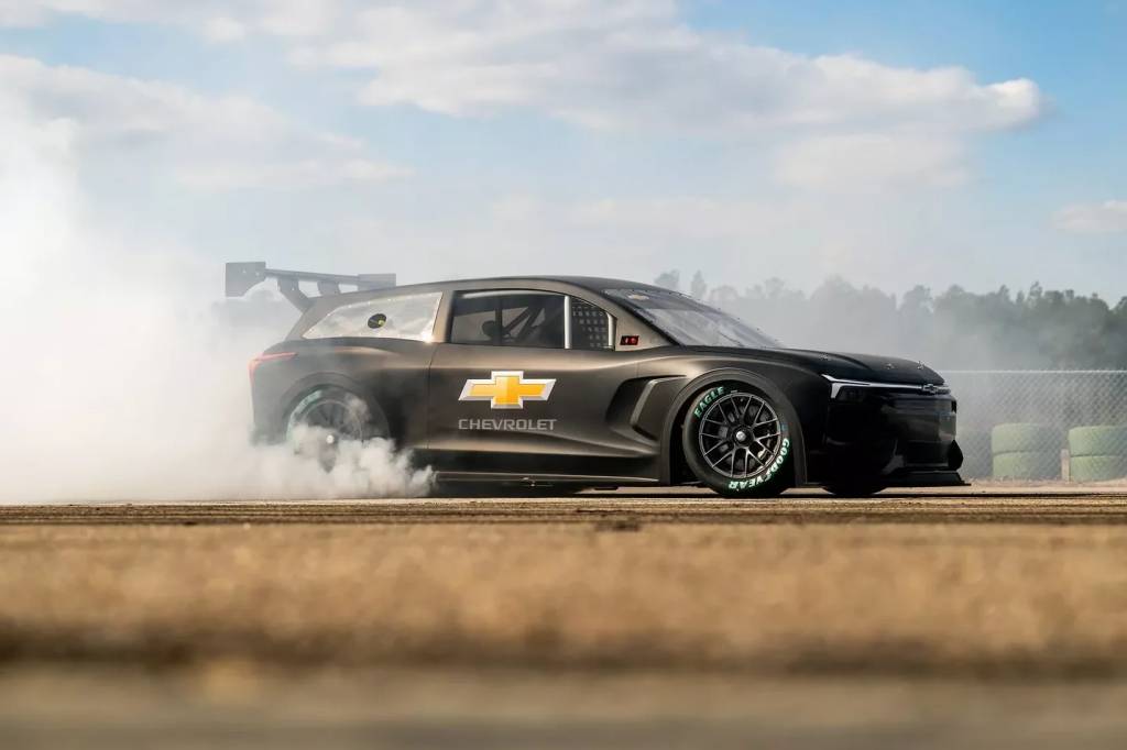 Chevrolet-Blazer-EV.R-NASCAR-1