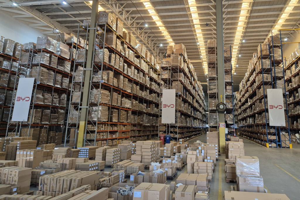 BYD triplicou estoque de peças no Brasil em um ano, antes da produção nacional