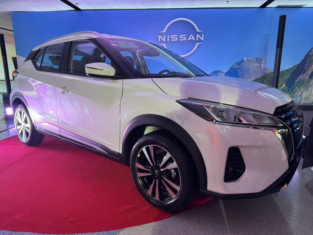 Nissan Kicks Play mantém o visual antigo e chega às lojas em três versões