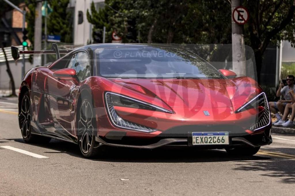 BYD U9, carro elétrico que pula e dança, é flagrado desfilando por São Paulo