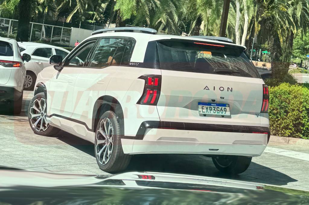 GAC Aion V: SUV elétrico com porte de Compass roda em testes no Brasil