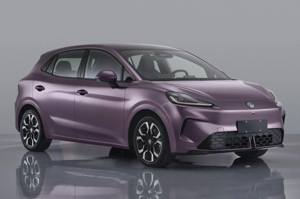 Novo MG4 é revelado e tem chances de vir ao Brasil enfrentar o BYD Yuan Pro