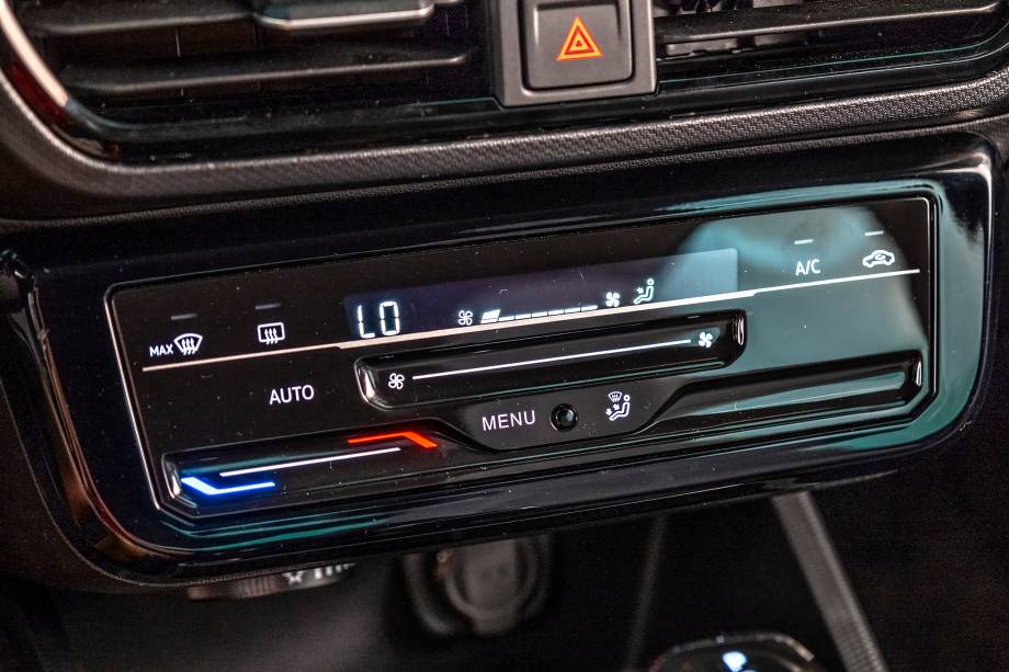 Ar-condicionado automático digital de uma zona Ar-condicionado automático digital de uma zona