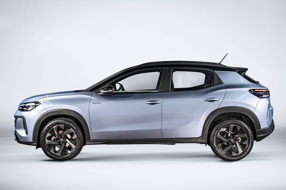 Vista lateral mostra como o Tera dispensou os fortes vincos cortando a lateral Vista lateral mostra como o Tera dispensou os fortes vincos cortando a lateral