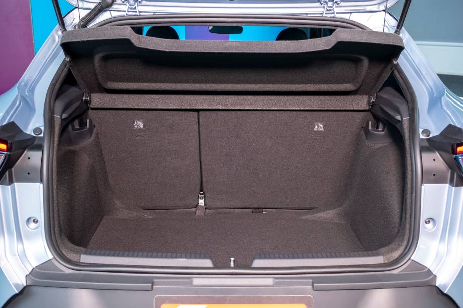 Porta-malas da versão High Porta-malas da versão High