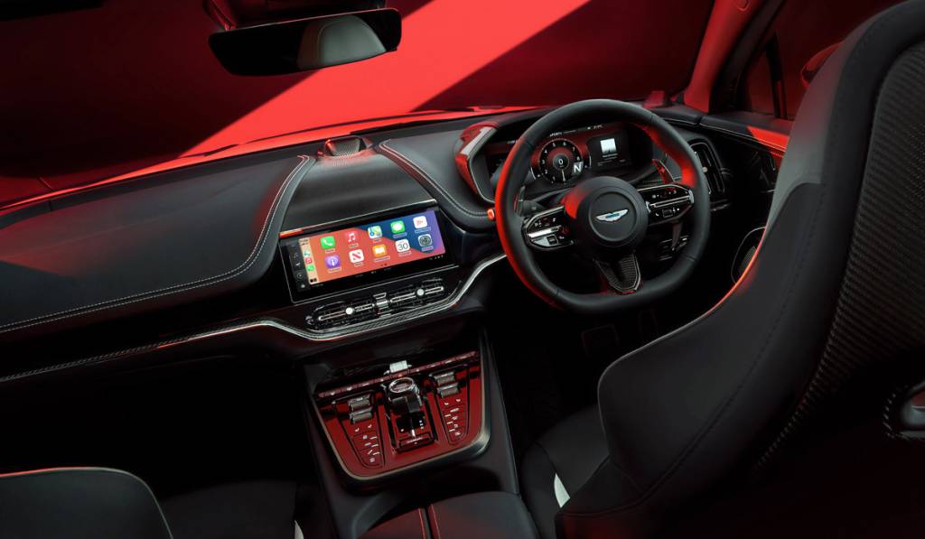 Aston Martin DBX S (4) Aston Martin DBX S