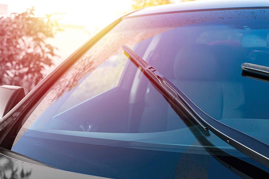 Limpador de para-brisa tem prazo de validade? Veja como aumentar sua vida útil