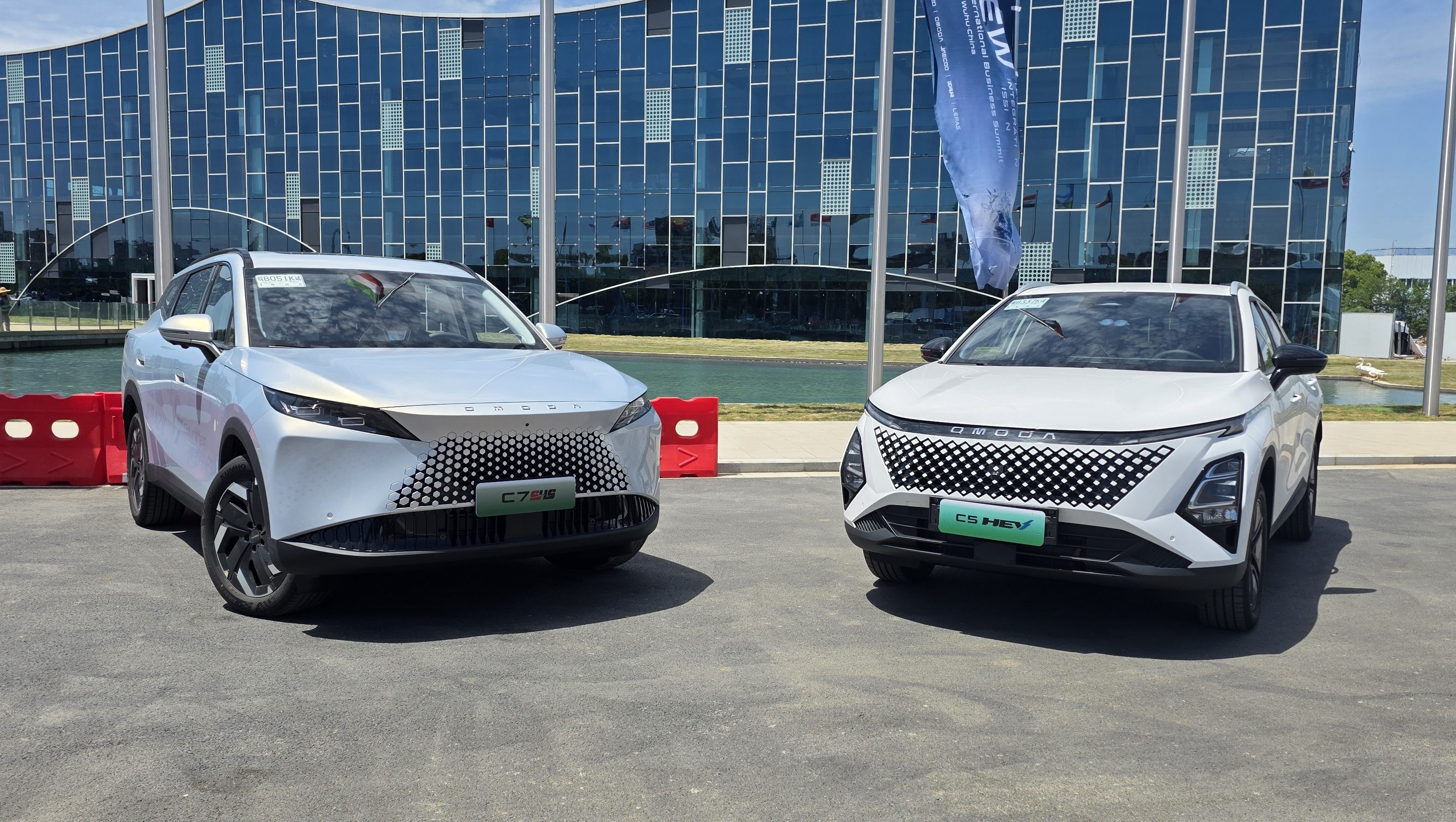 Omoda 5 HEV e Omoda 7 PHEV chegam em setembro para enfrentar Toyota e BYD