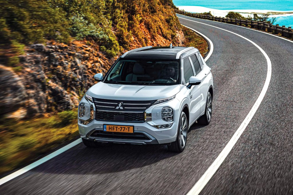 Como anda o novo Mitsubishi Outlander, agora um 4×4 híbrido plug-in