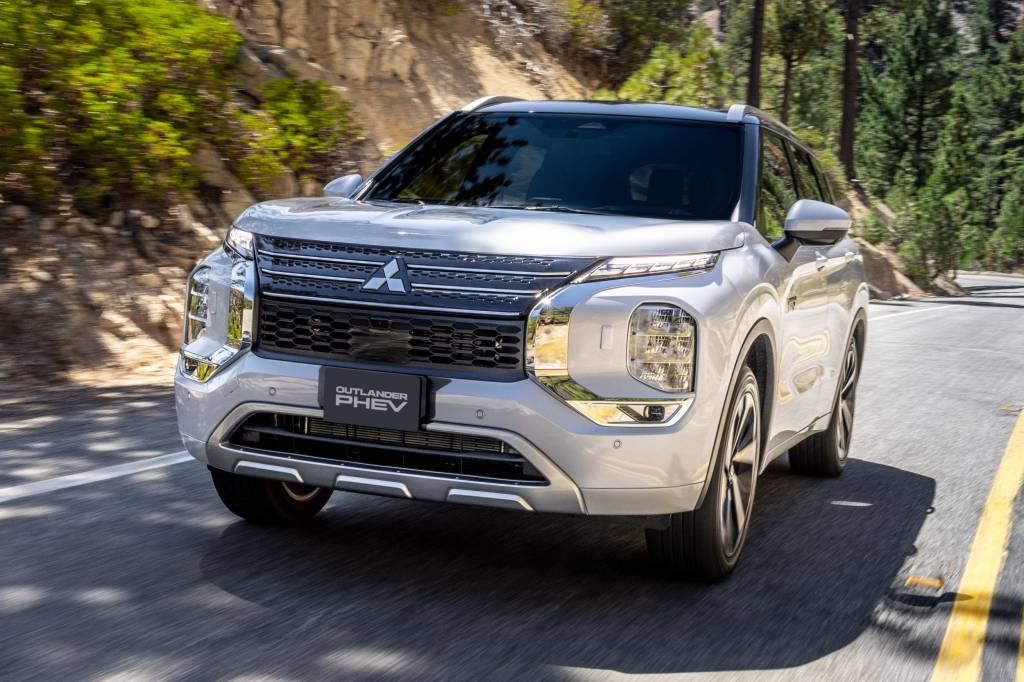 Mitsubishi Outlander PHEV 2026 faz até 26 km/l e entrega sete lugares por menos