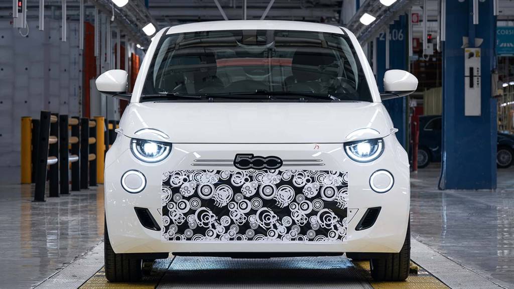 Fiat 500 terá nova versão híbrida com motor de Mobi e Argo