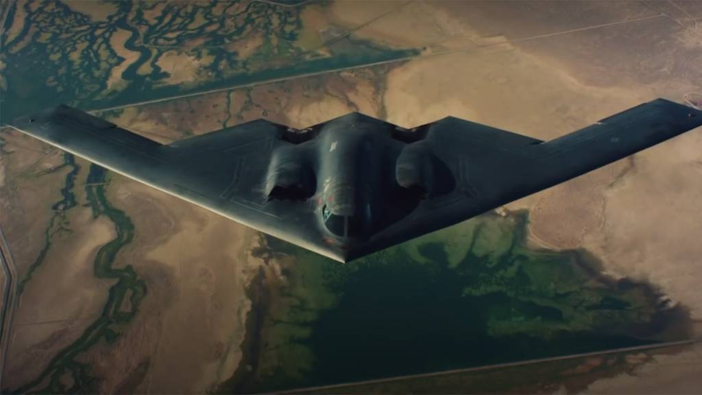 B-2 Spirit: como é o avião invisível dos EUA usado para lançar bombas no Irã