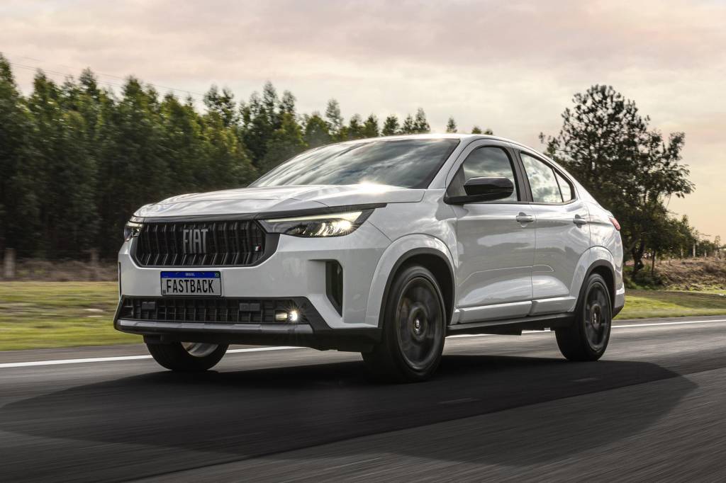 Fiat Fastback 2026 fica até R$ 1.500 mais caro e já beira os R$ 180.000