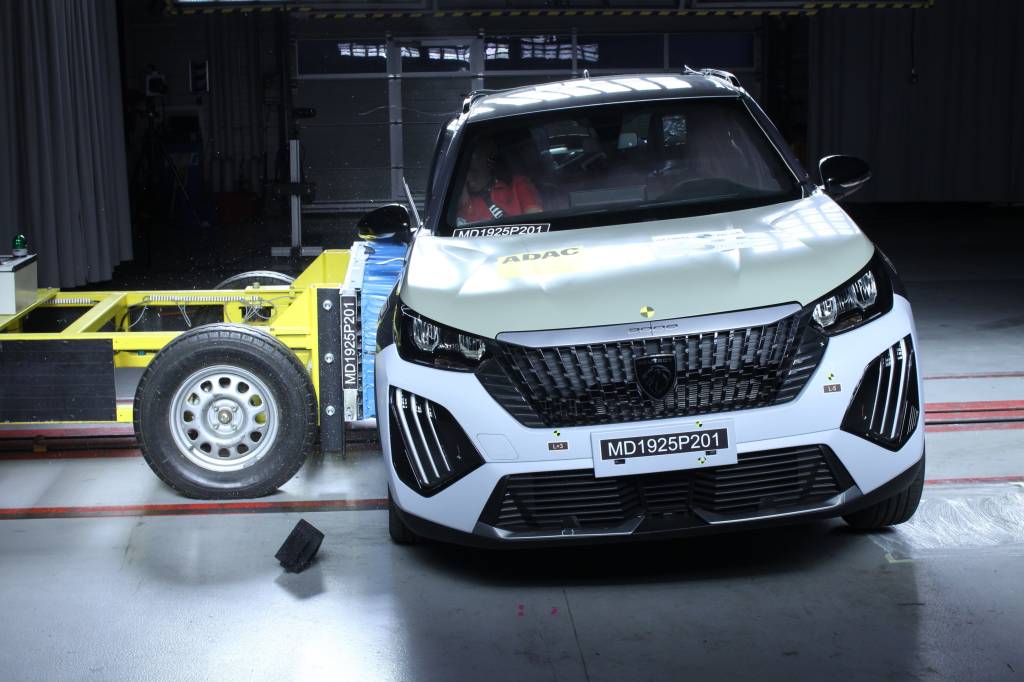 Peugeot 2008 decepciona em crash-test e é menos seguro que o 208