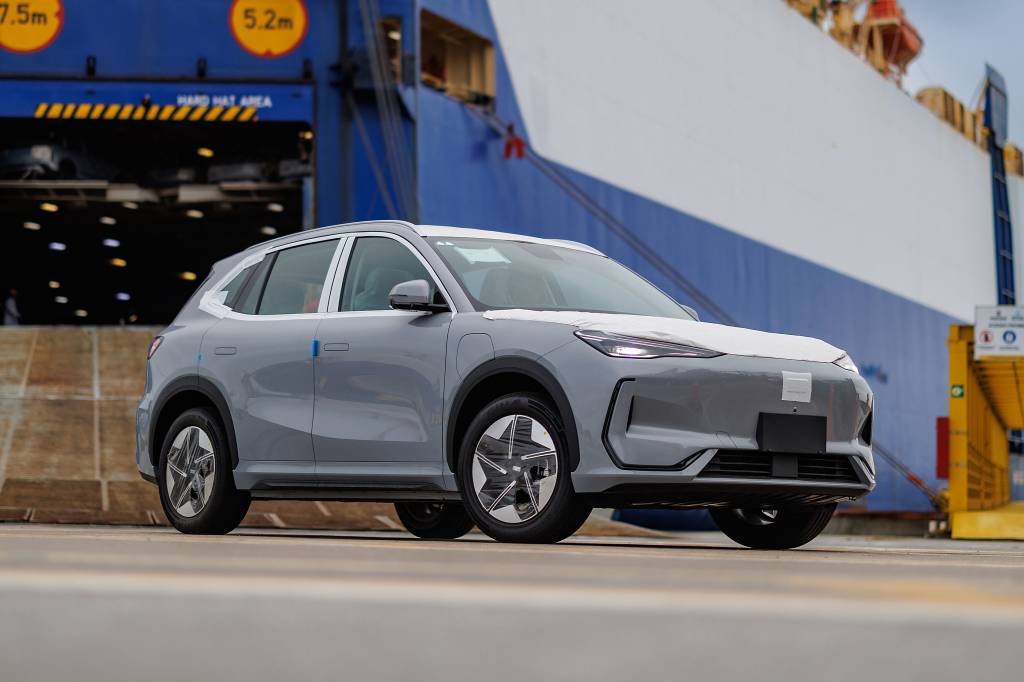 Geely inicia vendas do elétrico EX5 no Brasil em duas versões; veja preços