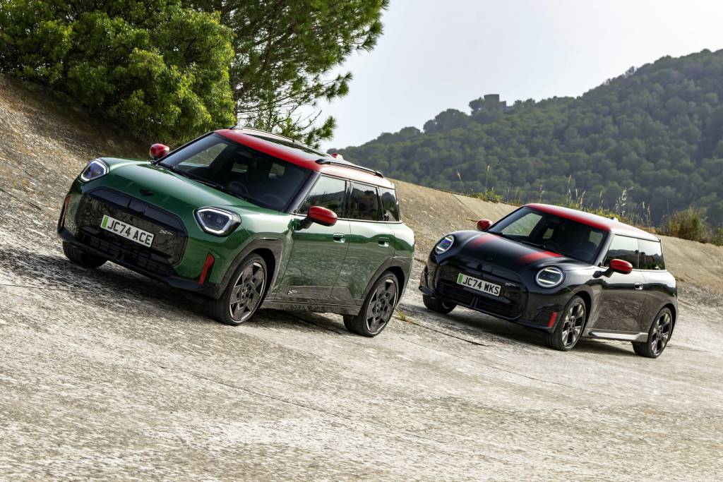 Novos Mini John Cooper Works elétricos chegam em julho com torque do Jetta GLI