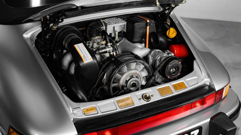 Motor 3.2 de seis cilindros em linha rende 217 cv