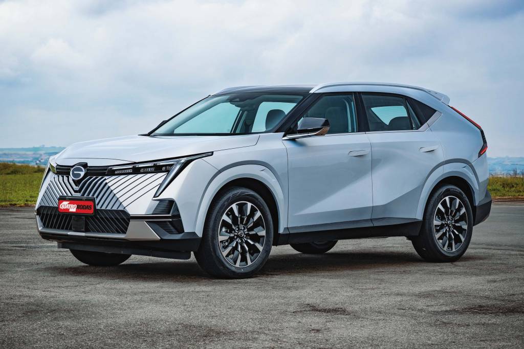 GAC GS4 é híbrido como o Corolla Cross, mas preço é de SUV compacto completo