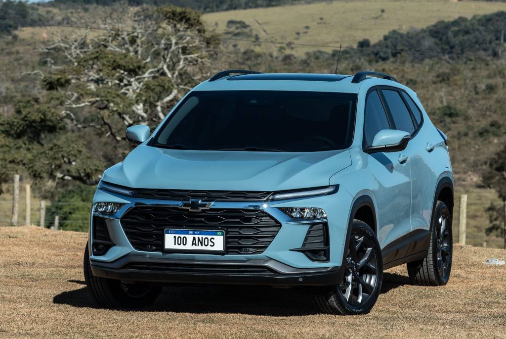 Chevrolet, enfim, lança oficialmente Tracker e Onix 100 anos