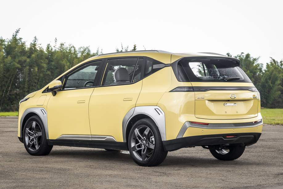 A carroceria do Y é monovolume com porte de SUV médio A carroceria do Y é monovolume com porte de SUV médio