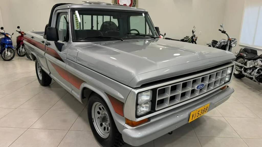 F1000
