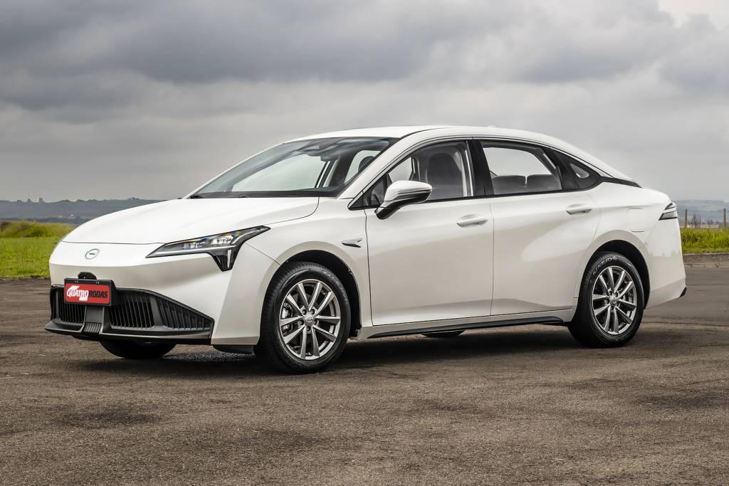 GAC Aion ES parece sedã familiar, mas é elétrico ideal para táxi e aplicativos de transporte
