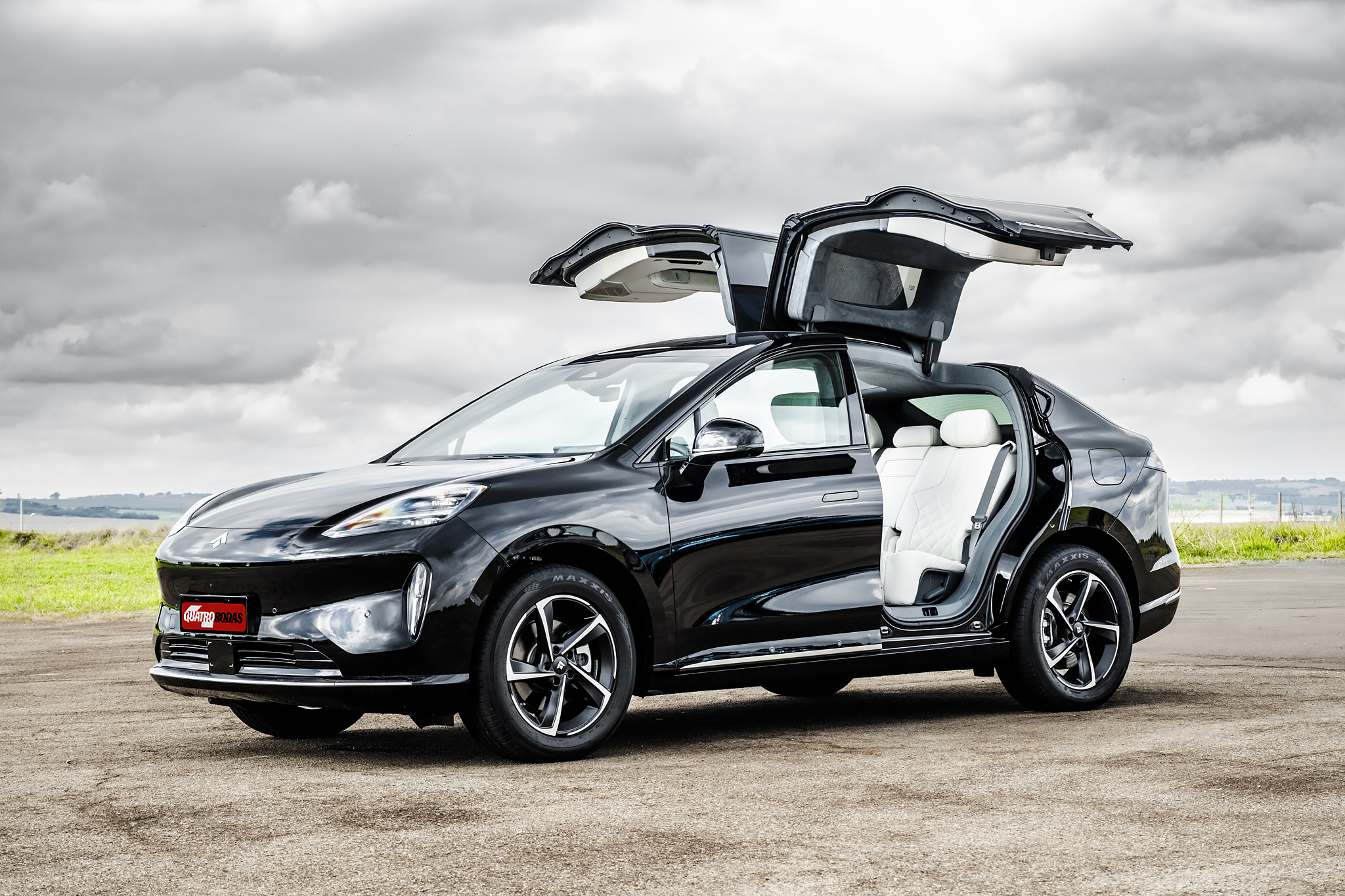 GAC Hyptec HT imita Tesla Model Y e é mais que um elétrico com portas diferentes