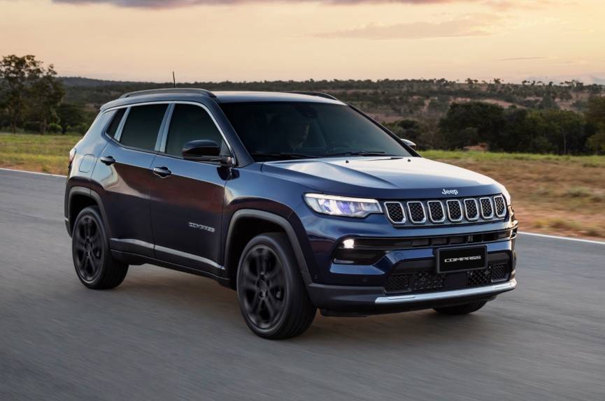 Jeep Compass, Commander, Renegade e Fiat Toro serão híbridos em 2026