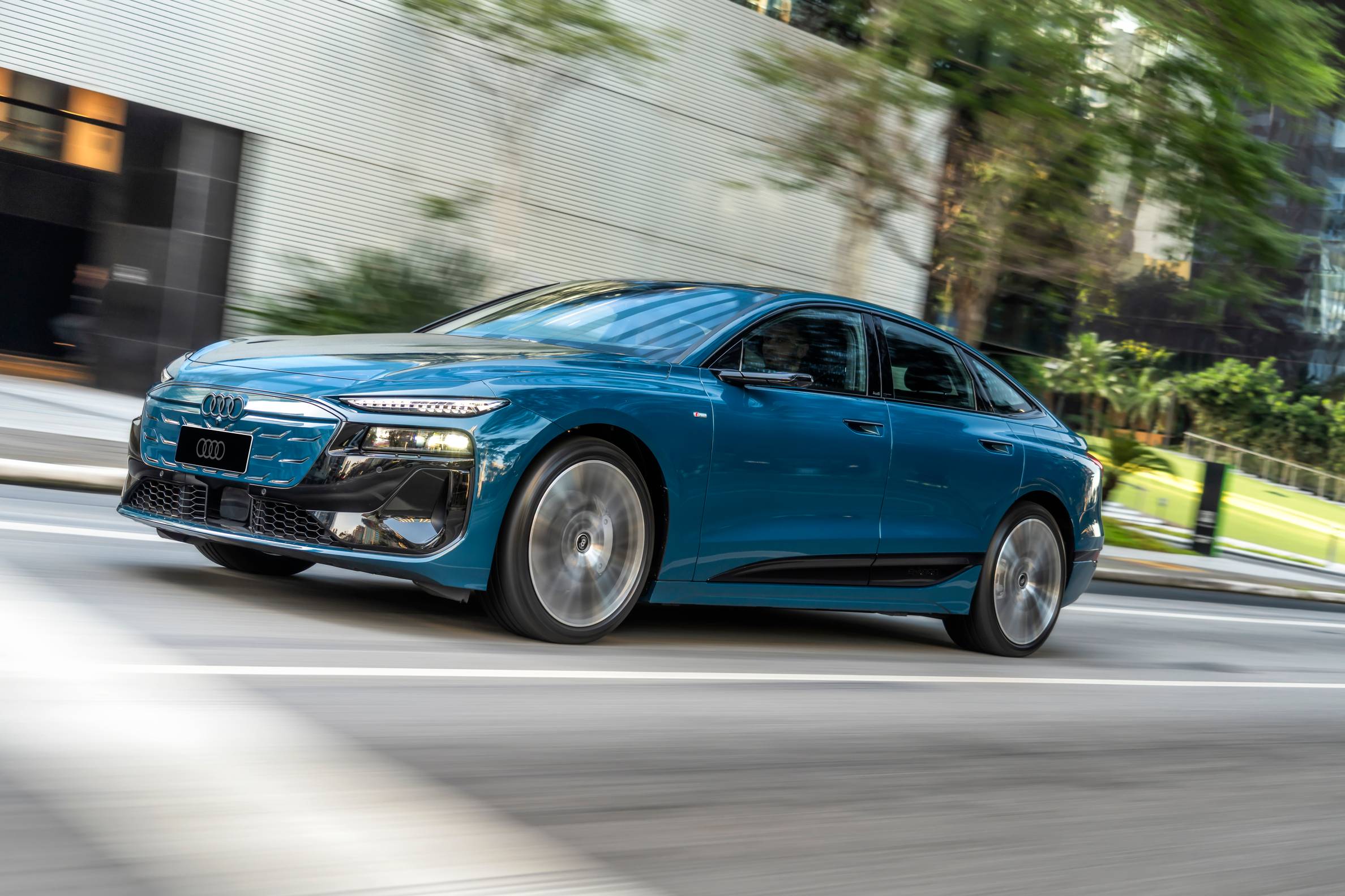 Audi A6 Sportback e-tron traz tecnologias de ponta – e cobra bem por isso