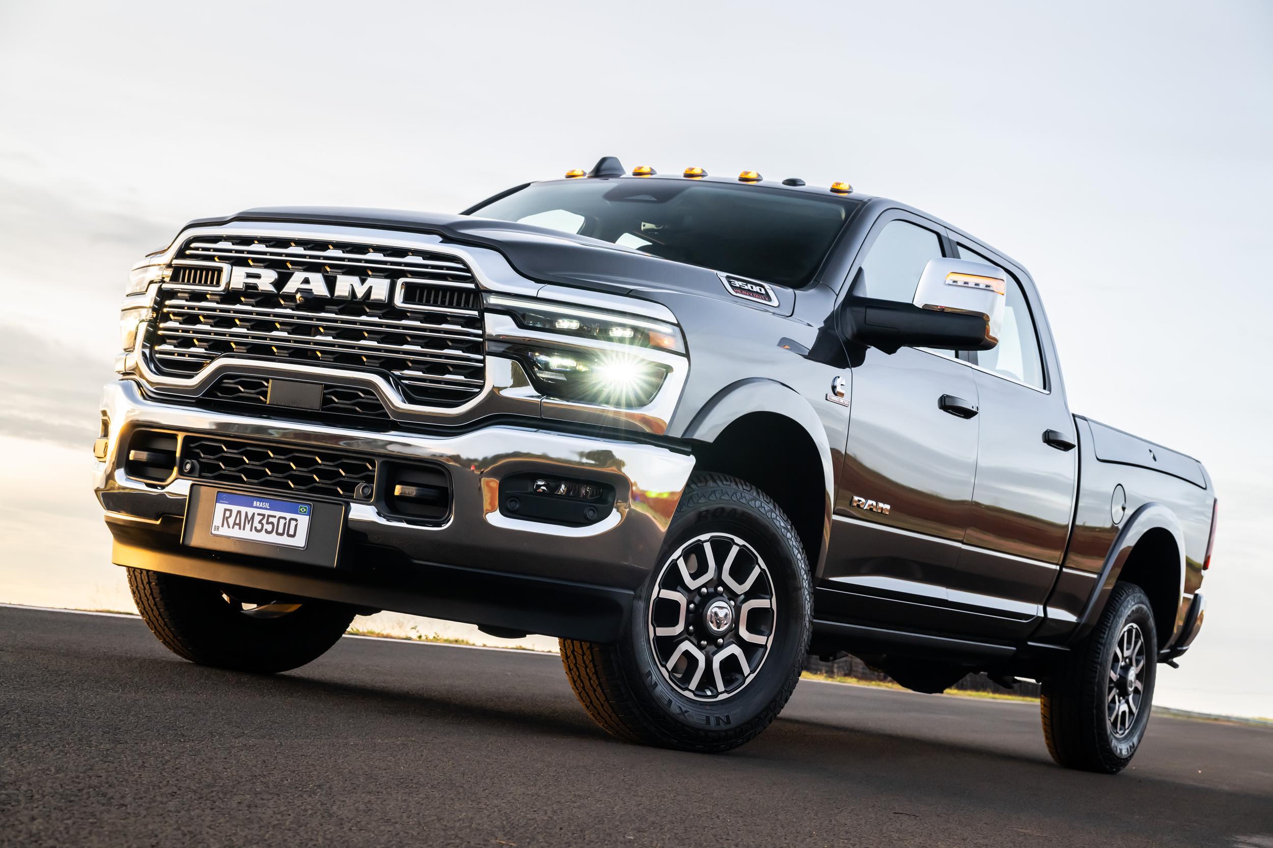 Nova Ram 3500 Longhorn (1)