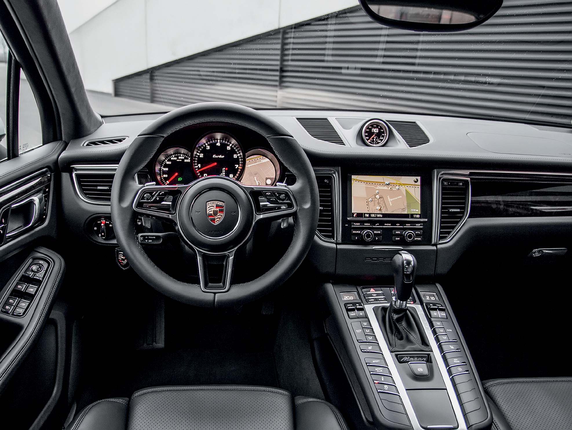 QR_655_CARRO_PORSCHE MACAN.indd