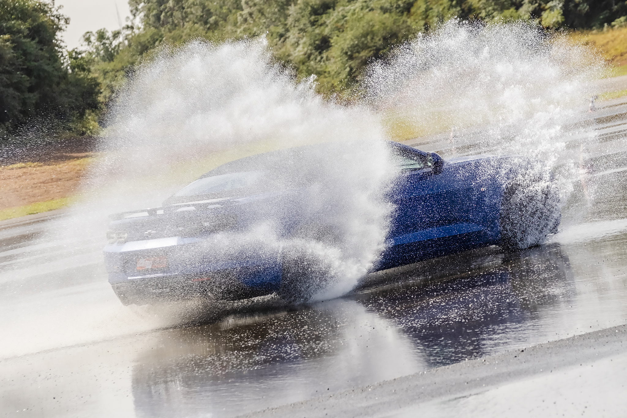 Rea&ccedil;&atilde;o tra&ccedil;&atilde;o dianteira e traseira